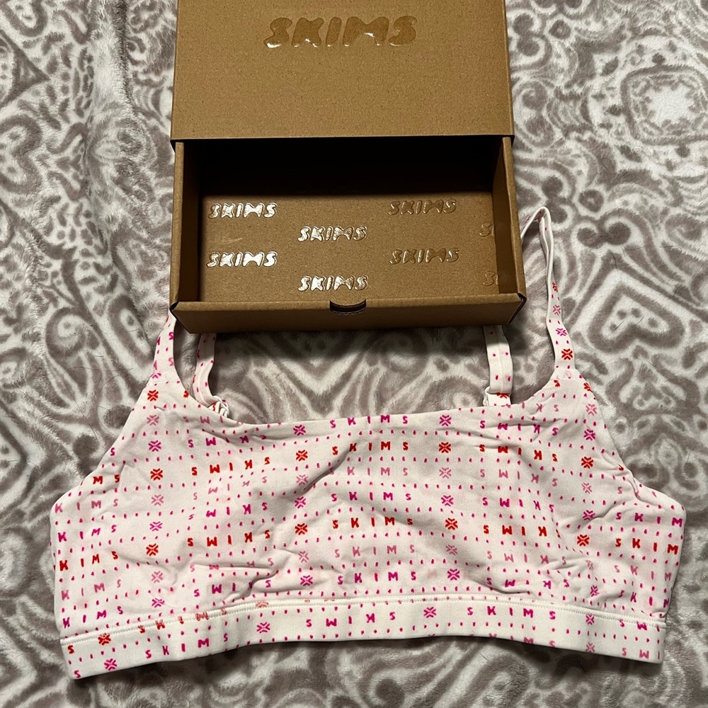 NWT Skims Bralette Medium